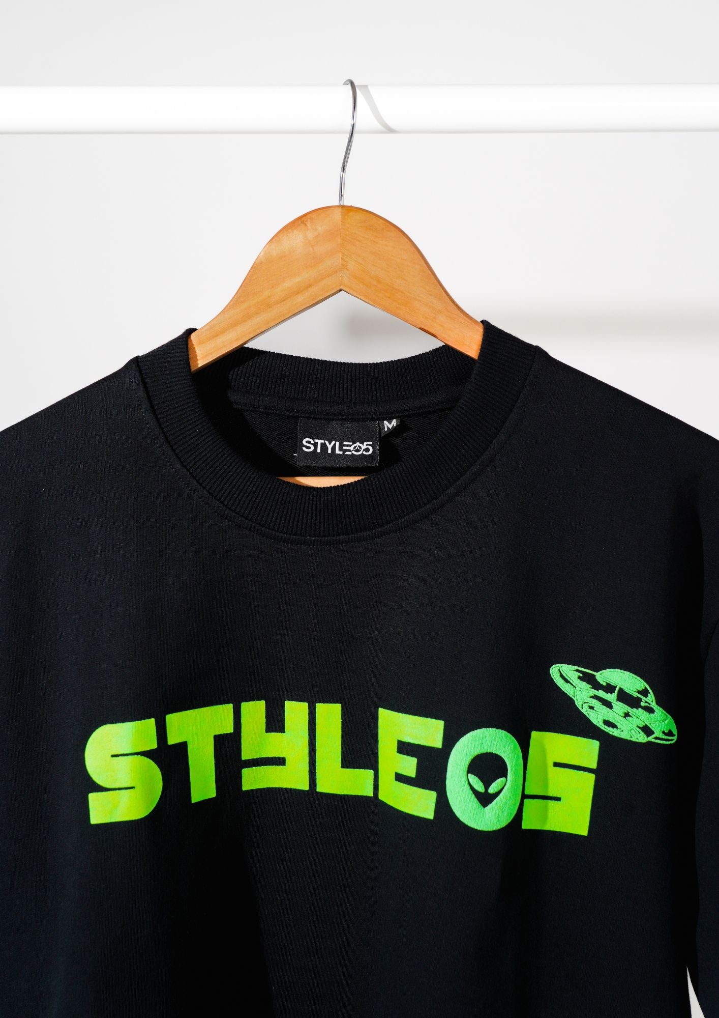 Black-Alien T-Shirt - 260 GSM